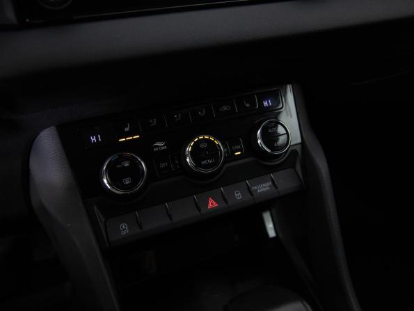 Skoda Karoq I с пробегом 2021 года, цена 2 049 000 рублей, 118685 км, внедорожник, Автокод Объявления