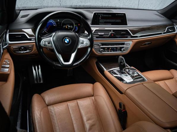 BMW 7 серии VI (G11/G12) с пробегом 2017 года, цена 4 220 000 рублей, 136548 км, седан, Автокод Объявления