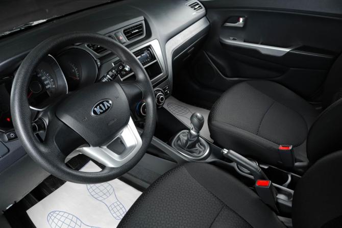 Kia Rio III с пробегом 2013 года, цена 1 069 000 рублей, 23800 км, хэтчбек, Автокод Объявления