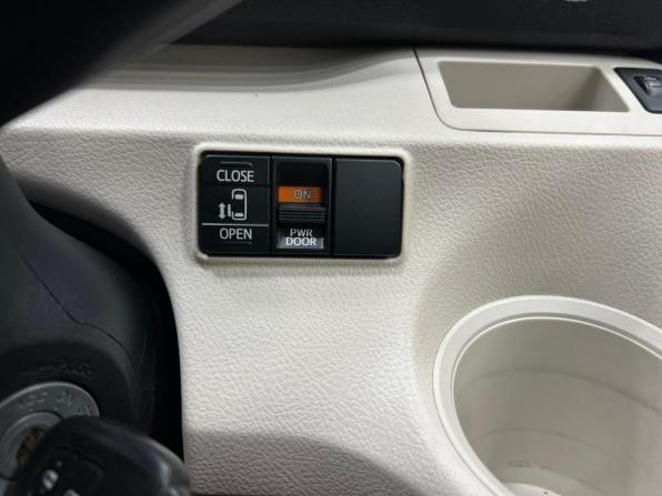 Toyota Sienta II с пробегом 2015 года, цена 1 239 000 рублей, 95119 км, минивэн, Автокод Объявления