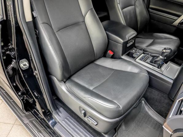 Toyota Land Cruiser Prado 150 Series Рестайлинг 2 с пробегом 2022 года, цена 7 300 000 рублей, 68165 км, внедорожник, Автокод Объявления