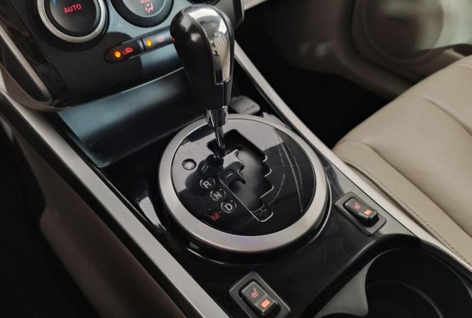 Mazda CX-7 I Рестайлинг с пробегом 2010 года, цена 880 000 рублей, 212000 км, внедорожник, Автокод Объявления