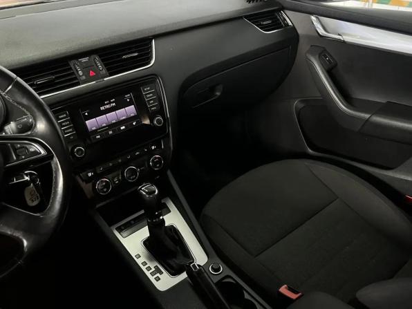 Skoda Octavia III (A7) с пробегом 2013 года, цена 950 000 рублей, 127000 км, лифтбек, Автокод Объявления