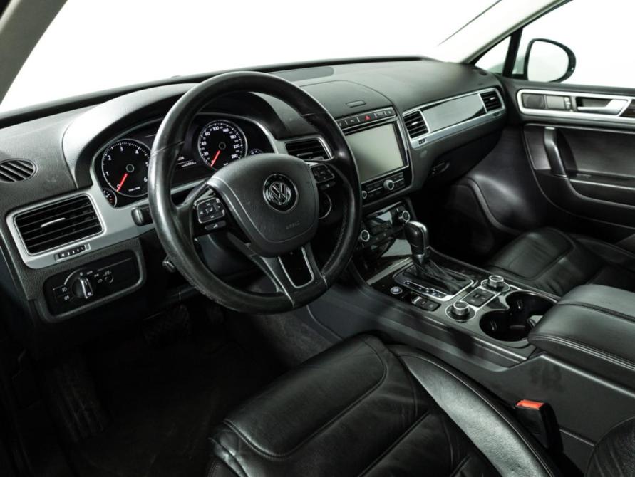 Volkswagen Touareg II Рестайлинг Санкт-Петербург  - изображение 12