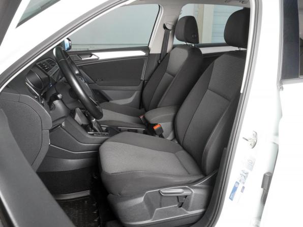 Volkswagen Tiguan II Рестайлинг с пробегом 2021 года, цена 2 999 000 рублей, 41955 км, внедорожник, Автокод Объявления