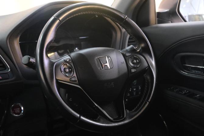 Honda Vezel I с пробегом 2016 года, цена 1 889 000 рублей, 71000 км, внедорожник, Автокод Объявления