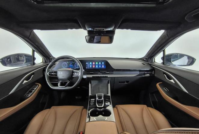 Omoda C5 I с пробегом 2023 года, цена 1 900 000 рублей, 49653 км, внедорожник, Автокод Объявления