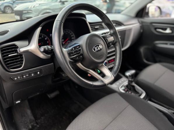 Kia Rio IV Рестайлинг с пробегом 2020 года, цена 1 599 000 рублей, 73000 км, седан, Автокод Объявления