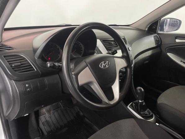 Hyundai Solaris I с пробегом 2012 года, цена 710 000 рублей, 105478 км, хэтчбек, Автокод Объявления