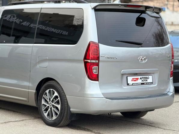Hyundai Grand Starex I Рестайлинг 2 с пробегом 2018 года, цена 3 590 000 рублей, 90451 км, минивэн, Автокод Объявления