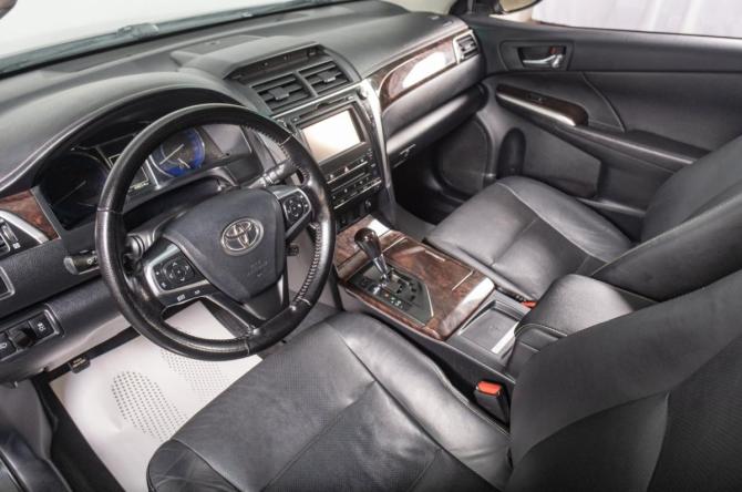 Toyota Camry VII (XV50) Рестайлинг с пробегом 2015 года, цена 2 189 000 рублей, 124000 км, седан, Автокод Объявления