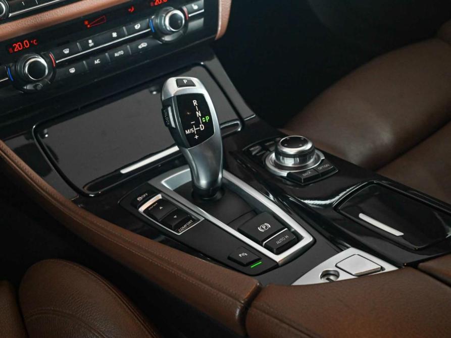 BMW 5 серии VI (F10/F11/F07) Рестайлинг Екатеринбург  - изображение 15