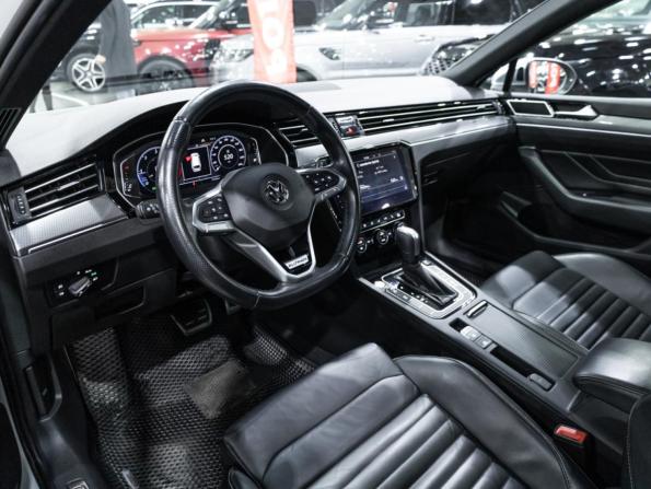 Volkswagen Passat B8 Рестайлинг с пробегом 2019 года, цена 4 039 700 рублей, 92409 км, универсал, Автокод Объявления