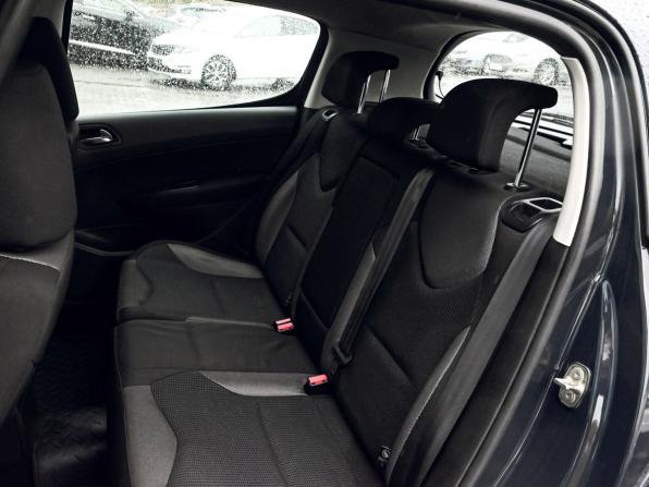 Peugeot 308 I Рестайлинг с пробегом 2012 года, цена 395 000 рублей, 380000 км, хэтчбек, Автокод Объявления