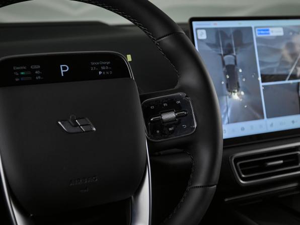 Новый Li Auto (Lixiang) L9 I Рестайлинг 2025 года, цена 11 990 000 рублей, внедорожник, Автокод Объявления