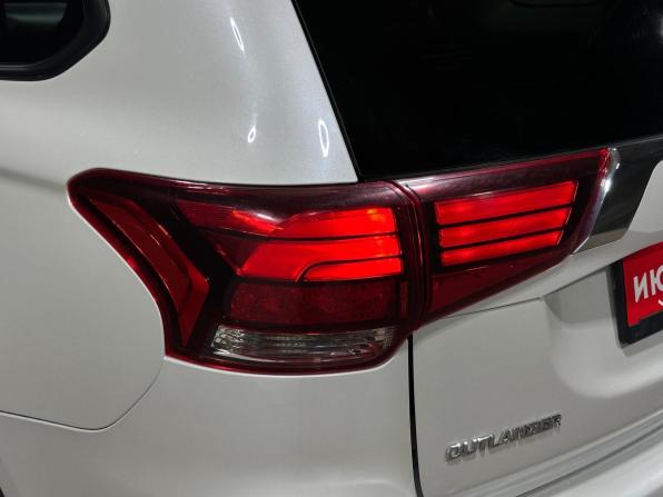 Mitsubishi Outlander III Рестайлинг 3 с пробегом 2021 года, цена 2 270 000 рублей, 137629 км, внедорожник, Автокод Объявления