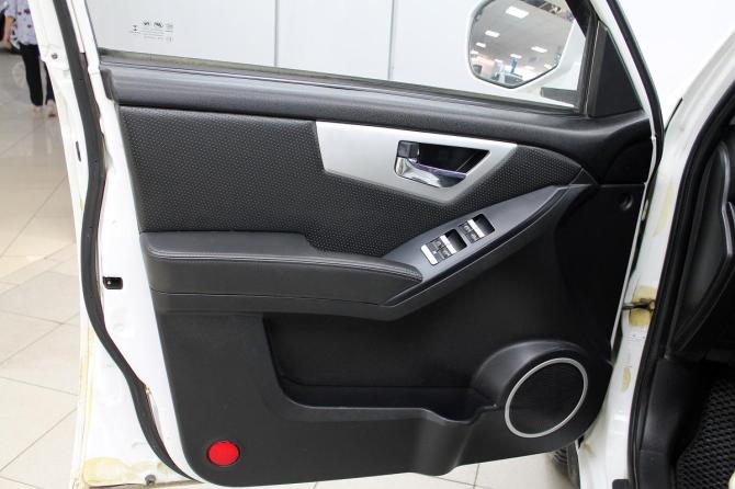 Lifan X60 I Рестайлинг с пробегом 2015 года, цена 695 000 рублей, 165000 км, внедорожник, Автокод Объявления