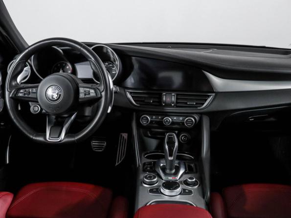 Alfa Romeo Giulia II (952) Рестайлинг 2 с пробегом 2023 года, цена 4 450 000 рублей, 40774 км, седан, Автокод Объявления