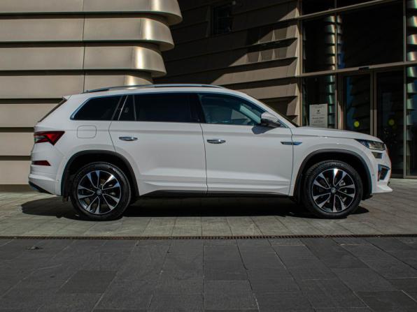 Skoda Kodiaq I Рестайлинг с пробегом 2024 года, цена 4 690 000 рублей, 15000 км, внедорожник, Автокод Объявления