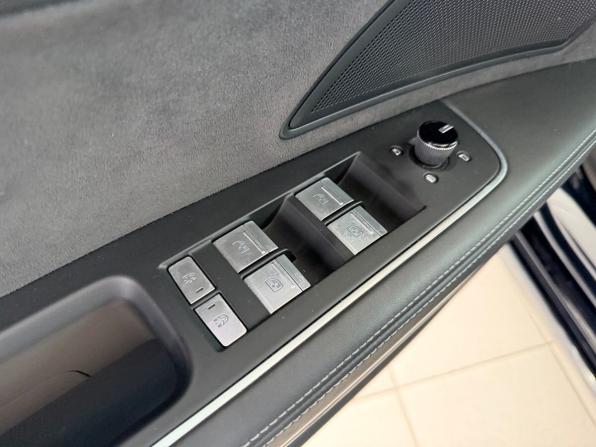Audi A8 IV (D5) Рестайлинг с пробегом 2022 года, цена 7 985 900 рублей, 17694 км, седан, Автокод Объявления