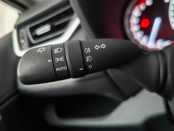 Toyota RAV4 V (XA50) с пробегом 2022 года, цена 3 652 000 рублей, 55064 км, внедорожник, Автокод Объявления