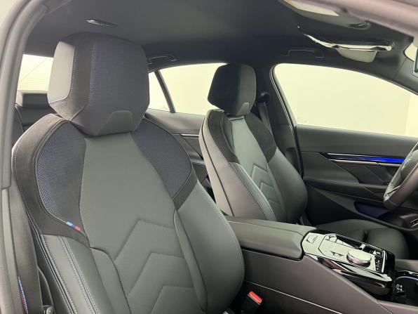 BMW 5 серии VIII (G60/G61/G68) с пробегом 2025 года, цена 9 250 000 рублей, 6220 км, седан, Автокод Объявления