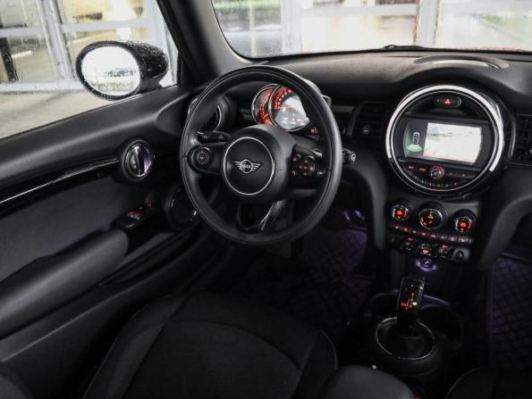 Mini Hatch III (F55/F56) Рестайлинг с пробегом 2020 года, цена 2 349 000 рублей, 44765 км, хэтчбек, Автокод Объявления