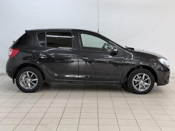 Renault Sandero II с пробегом 2015 года, цена 690 000 рублей, 227696 км, хэтчбек, Автокод Объявления