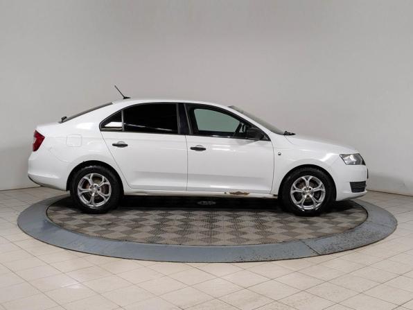 Skoda Rapid I с пробегом 2016 года, цена 699 900 рублей, 260000 км, лифтбек, Автокод Объявления