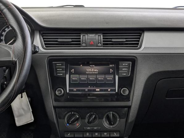 Skoda Rapid I Рестайлинг с пробегом 2019 года, цена 780 000 рублей, 218244 км, лифтбек, Автокод Объявления