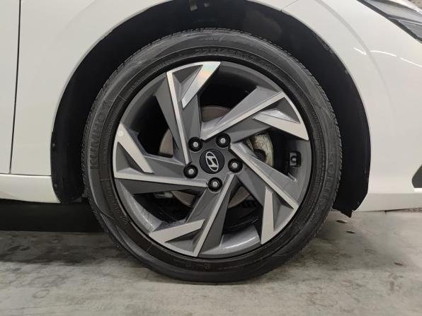 Hyundai Elantra VII (CN7) Рестайлинг с пробегом 2023 года, цена 1 919 000 рублей, 53106 км, седан, Автокод Объявления