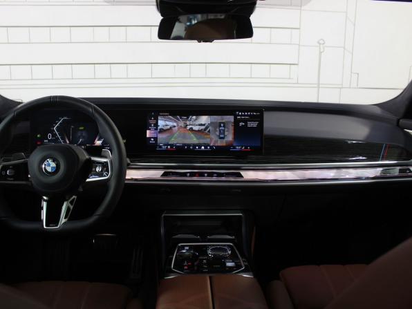 BMW 7 серии VII (G70) с пробегом 2022 года, цена 13 900 000 рублей, 23000 км, седан, Автокод Объявления