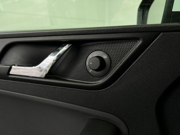 Skoda Rapid I с пробегом 2015 года, цена 1 070 000 рублей, 175334 км, лифтбек, Автокод Объявления