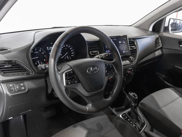 Hyundai Solaris II Рестайлинг с пробегом 2021 года, цена 1 520 000 рублей, 89021 км, седан, Автокод Объявления