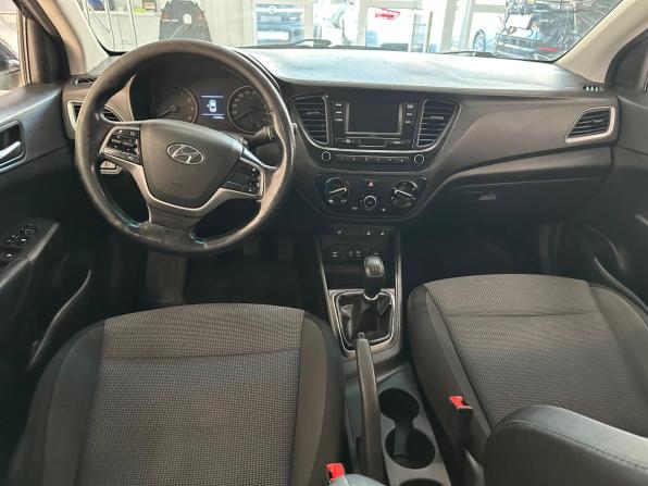 Hyundai Solaris II с пробегом 2017 года, цена 1 090 000 рублей, 116500 км, седан, Автокод Объявления