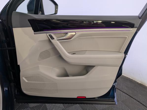 Volkswagen Touareg III с пробегом 2022 года, цена 7 600 000 рублей, 39500 км, внедорожник, Автокод Объявления