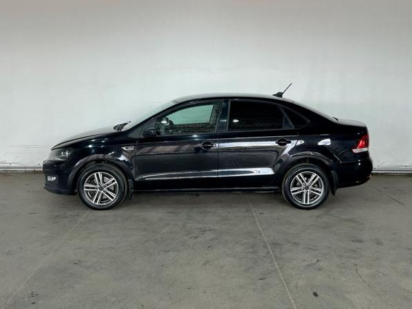 Volkswagen Polo V Рестайлинг с пробегом 2018 года, цена 1 310 000 рублей, 134007 км, седан, Автокод Объявления