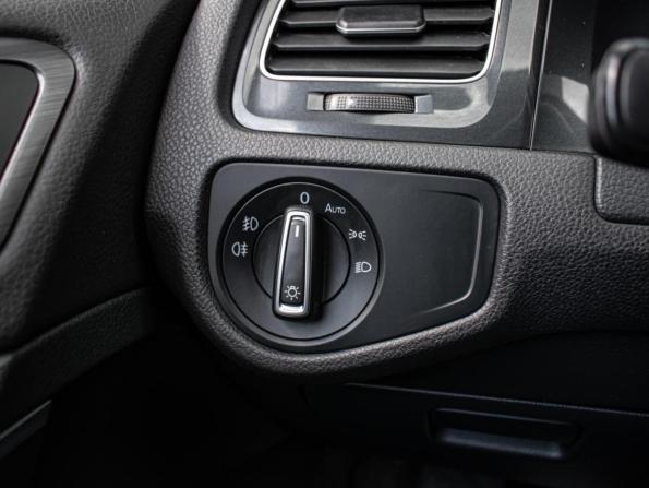 Volkswagen Golf VII Рестайлинг с пробегом 2018 года, цена 1 570 000 рублей, 182610 км, универсал, Автокод Объявления