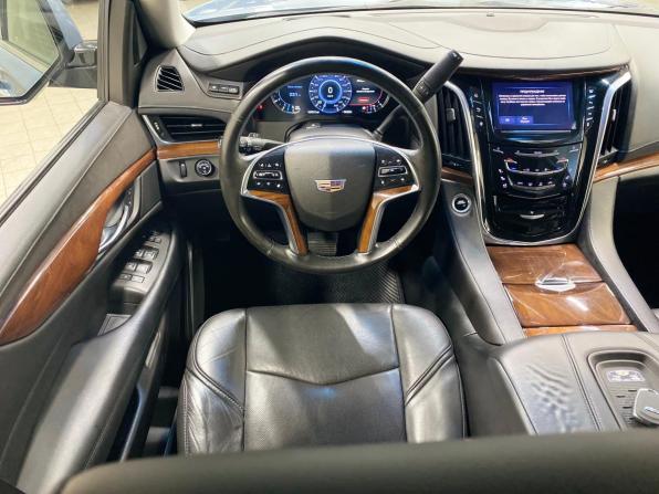 Cadillac Escalade IV с пробегом 2016 года, цена 4 250 000 рублей, 124513 км, внедорожник, Автокод Объявления