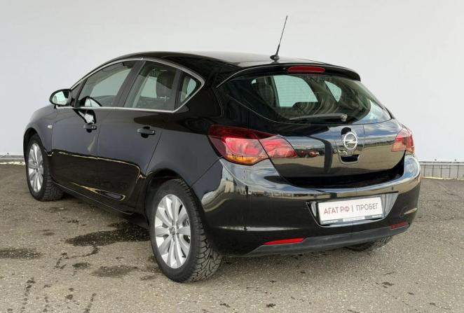 Opel Astra J с пробегом 2011 года, цена 650 000 рублей, 202403 км, хэтчбек, Автокод Объявления