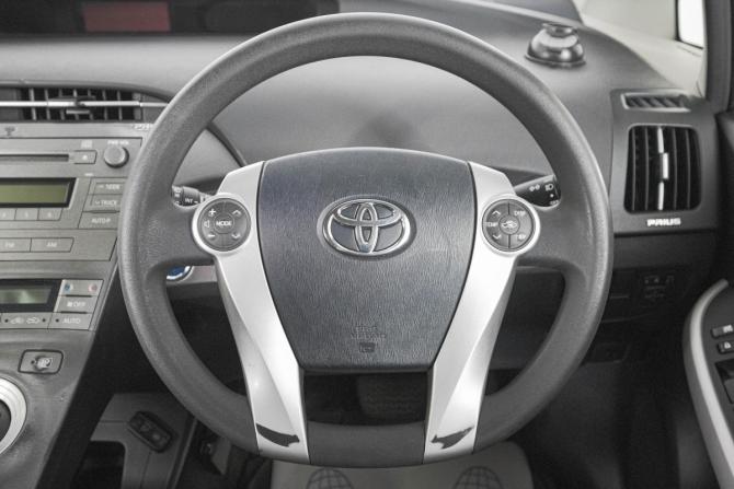 Toyota Prius III Рестайлинг (XW30) с пробегом 2012 года, цена 1 049 000 рублей, 187000 км, лифтбек, Автокод Объявления