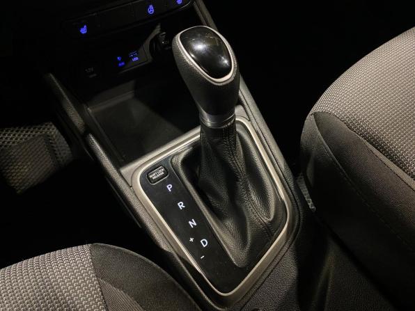 Hyundai Solaris II с пробегом 2017 года, цена 1 190 000 рублей, 93301 км, седан, Автокод Объявления