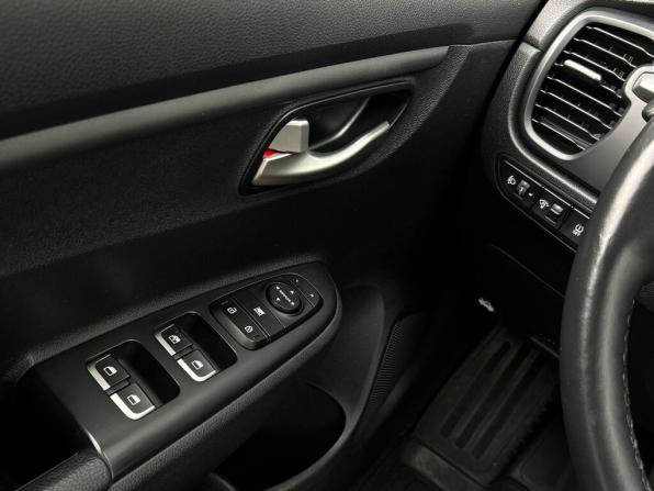 Kia Rio IV Рестайлинг с пробегом 2021 года, цена 1 538 700 рублей, 115473 км, хэтчбек, Автокод Объявления