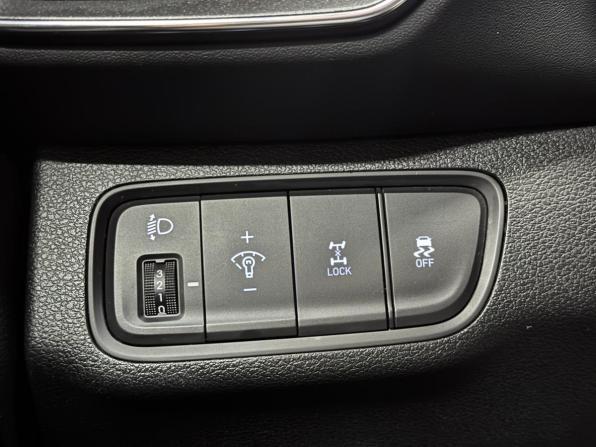 Hyundai Santa Fe IV с пробегом 2019 года, цена 2 399 000 рублей, 180067 км, внедорожник, Автокод Объявления