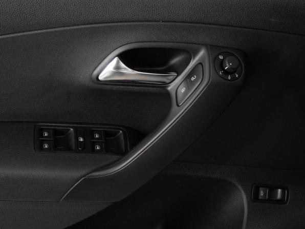 Volkswagen Polo V Рестайлинг с пробегом 2019 года, цена 1 533 000 рублей, 63500 км, седан, Автокод Объявления