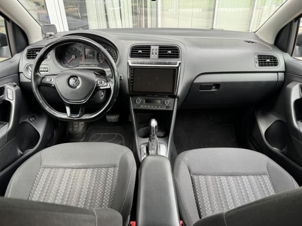 Volkswagen Polo V Рестайлинг с пробегом 2017 года, цена 1 175 000 рублей, 104000 км, седан, Автокод Объявления