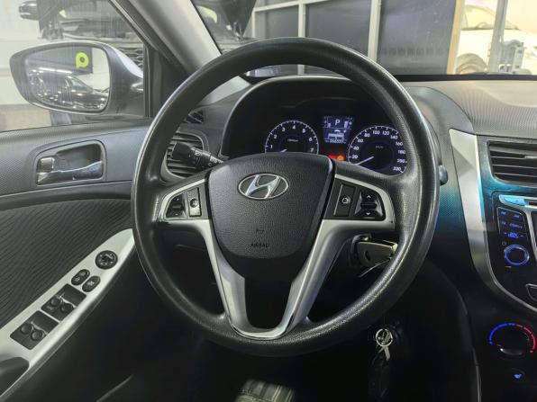 Hyundai Solaris I с пробегом 2012 года, цена 535 000 рублей, 266037 км, седан, Автокод Объявления