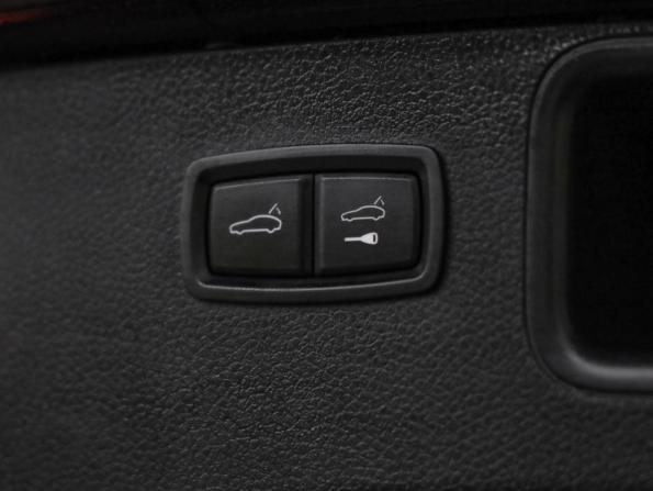 Porsche Macan I с пробегом 2018 года, цена 3 999 000 рублей, 88395 км, внедорожник, Автокод Объявления