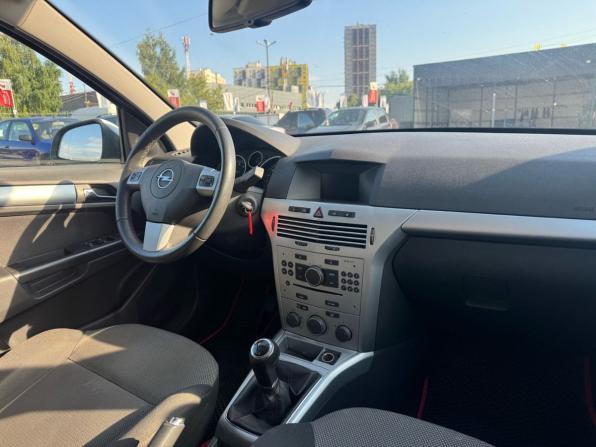 Opel Astra H Рестайлинг с пробегом 2014 года, цена 729 000 рублей, 132000 км, седан, Автокод Объявления