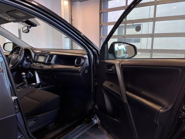 Toyota RAV4 IV (XA40) с пробегом 2015 года, цена 1 900 000 рублей, 240886 км, внедорожник, Автокод Объявления